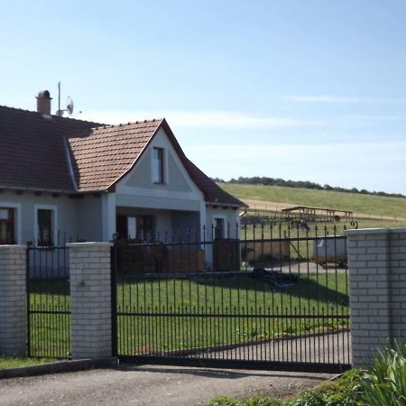 Dosa Tanya, Vendeghaz Hotel Cserepfalu Екстериор снимка